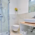 Apartments & Rooms Graso Apartment