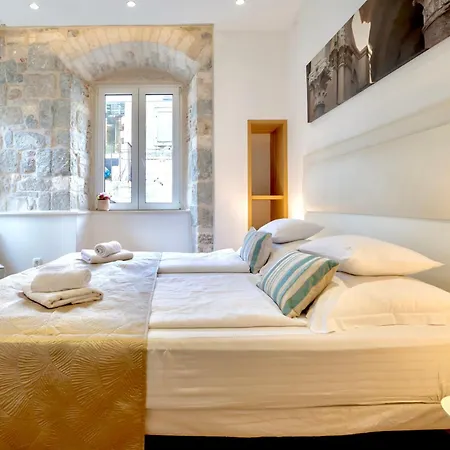 Apartments & Rooms Graso * Split