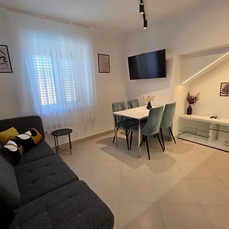 Apartament & Graso *