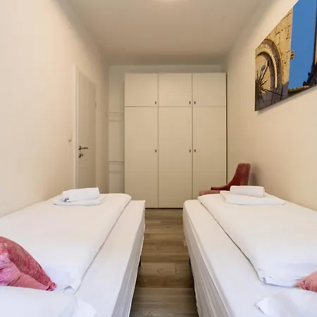 Apartments & Rooms Graso * Split