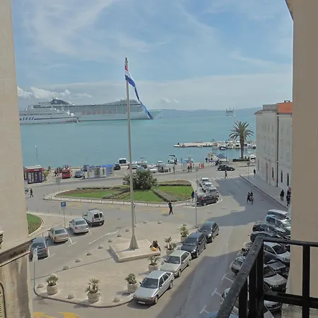 Apartments & Rooms Graso Apartman